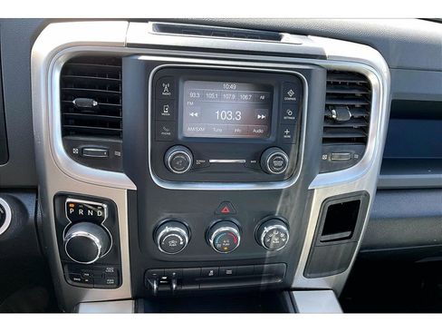 Used 2017 RAM 1500 Express AWD/4WD image 30