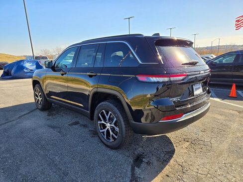 New 2025 Jeep Grand Cherokee Limited image 6