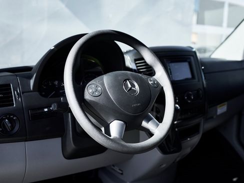 Used 2017 Mercedes-Benz Sprinter 3500 image 28