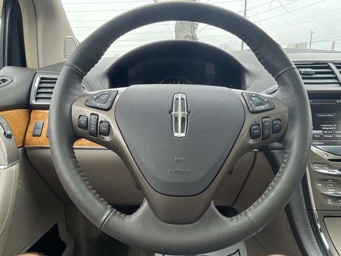 Used 2011 Lincoln MKX 2WD w/ 102A Rapid Spec Order Code image 24