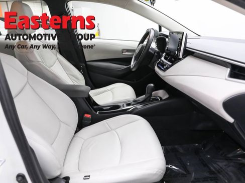 Used 2020 Toyota Corolla LE image 24