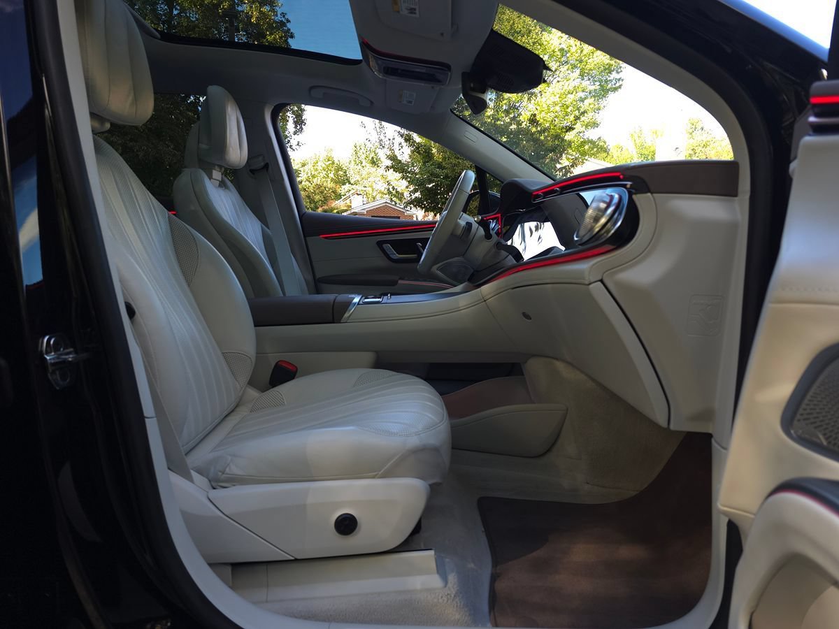 Used 2023 Mercedes-Benz EQS 580 4MATIC SUV image 21