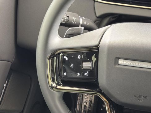 Certified 2025 Land Rover Range Rover Evoque Dynamic SE image 12