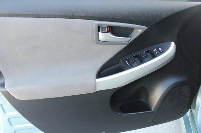 Used 2015 Toyota Prius Two FWD image 12