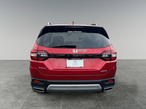 Certified 2025 Honda Pilot Touring image 5