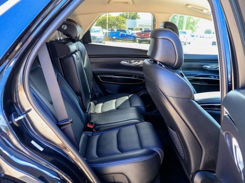 Used 2025 Genesis GV70 2.5T AWD/4WD image 10