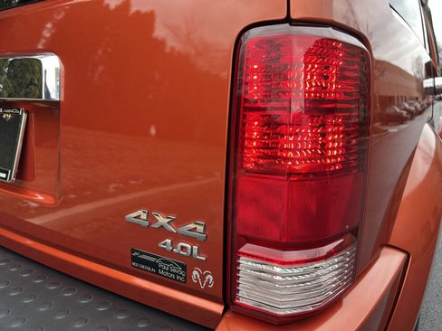 Used 2007 Dodge Nitro R/T image 43