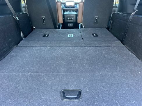 Used 2021 Chevrolet Suburban High Country w/ Premium Package AWD/4WD image 17