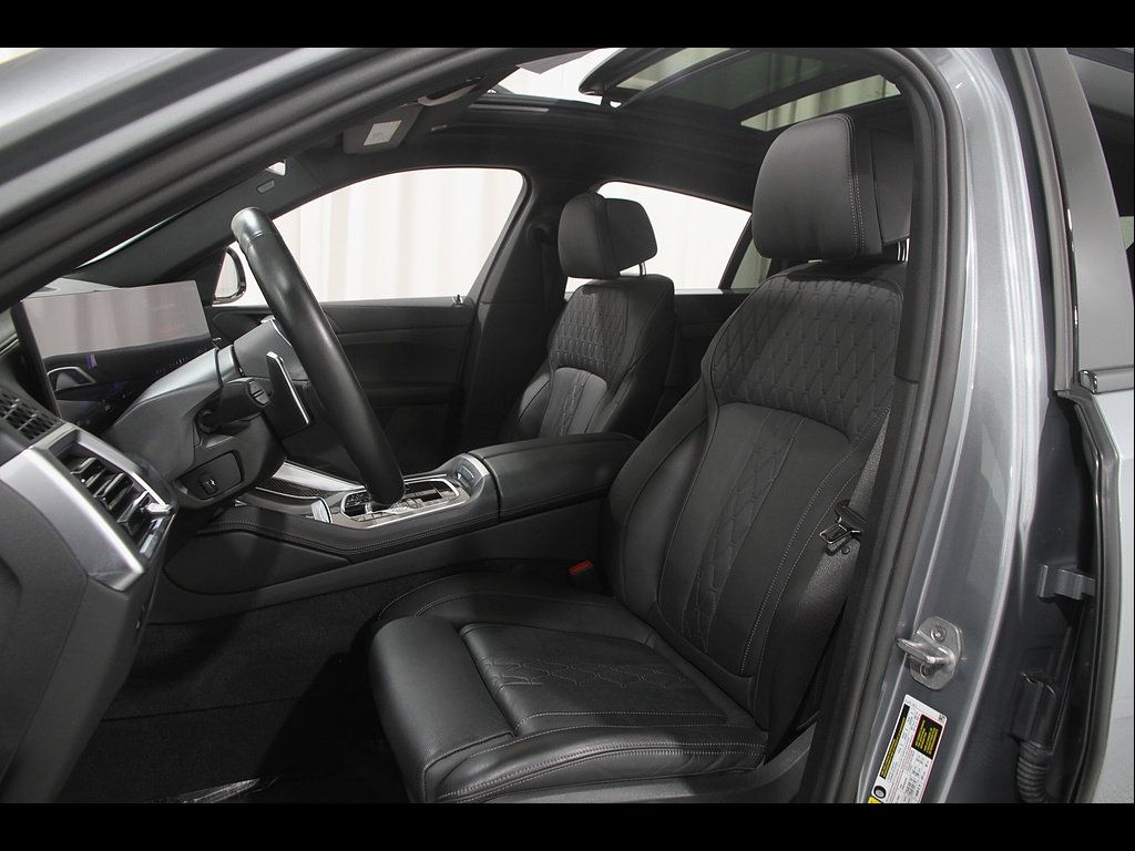Used 2024 BMW X6 M60i w/ Climate Comfort Package AWD/4WD image 5