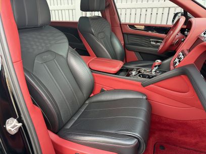 Used 2023 Bentley Bentayga Extended Wheelbase