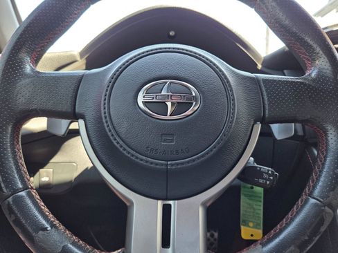 Used 2014 Scion FR-S RWD image 13