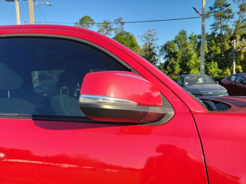 Used 2018 Toyota Tacoma TRD Sport image 27