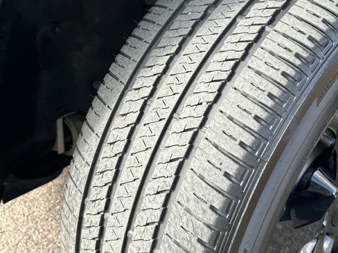 Used 2023 Jeep Grand Cherokee Altitude image 28