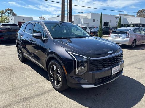 Used 2026 Kia Sportage LX FWD image 5