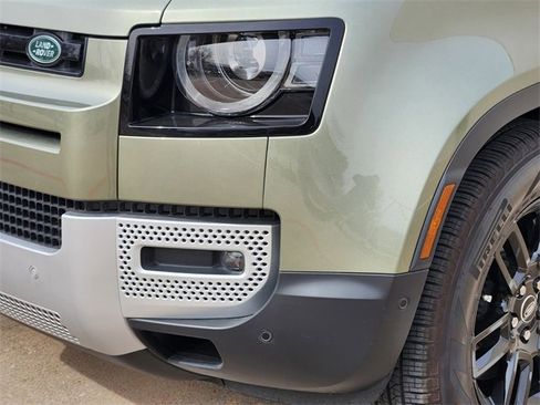 Used 2025 Land Rover Defender 110 S image 8