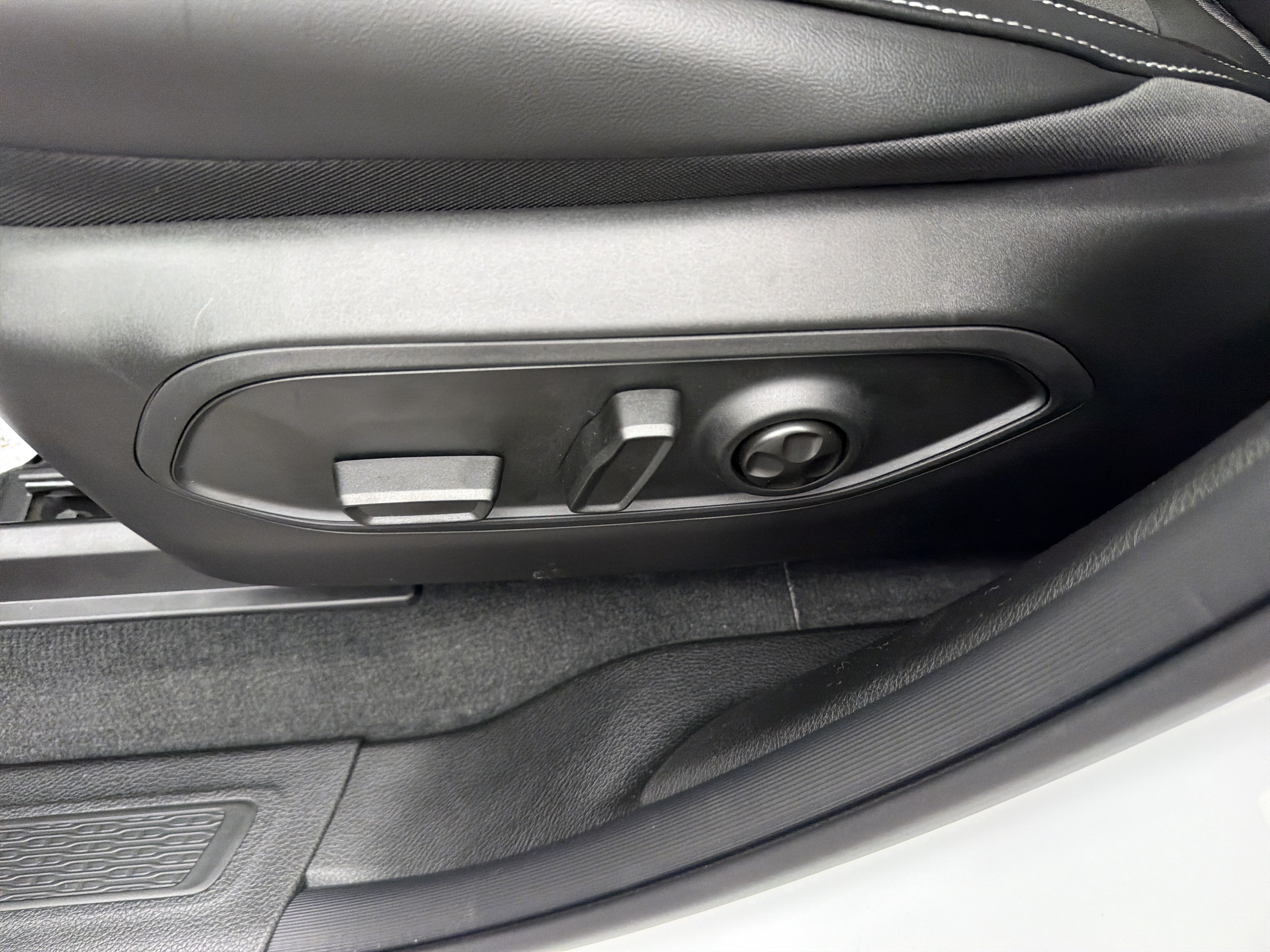 New 2027 Jeep Grand Cherokee 4WD image 16