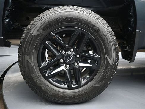 Used 2020 Chevrolet Silverado 1500 LT Trail Boss image 9