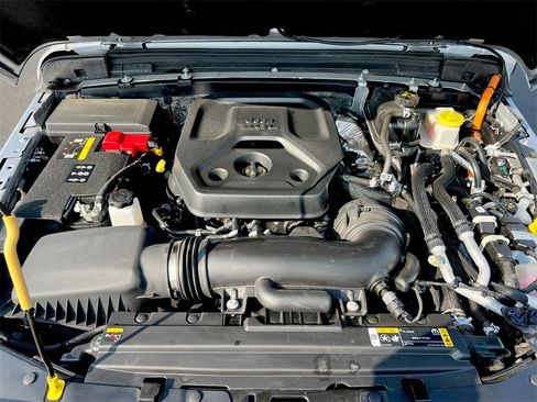 Used 2024 Jeep Wrangler High Altitude image 24