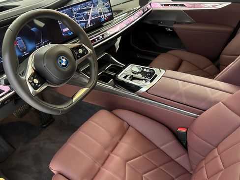 Used 2026 BMW i7 eDrive50 RWD image 4