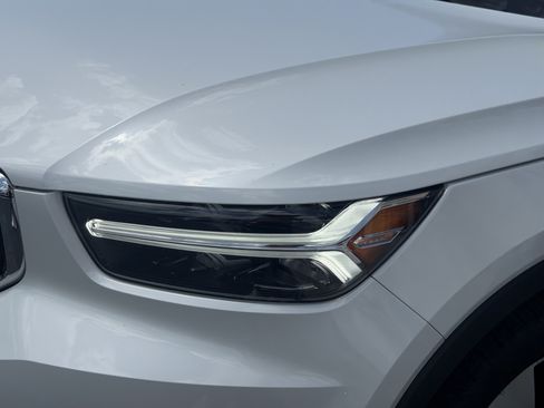 Used 2021 Volvo XC40 T5 Momentum w/ Protection Package Premier AWD/4WD image 8