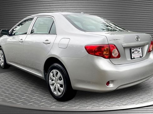 Used 2010 Toyota Corolla LE FWD image 4
