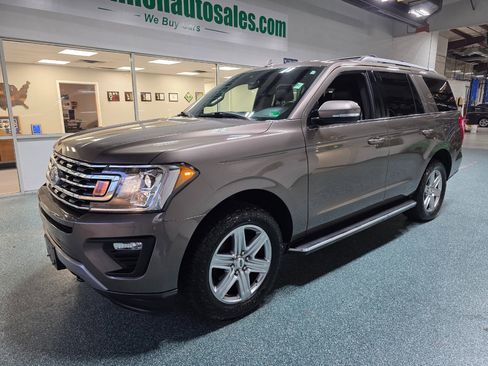Used 2019 Ford Expedition XLT w/ Equipment Group 202A image 2