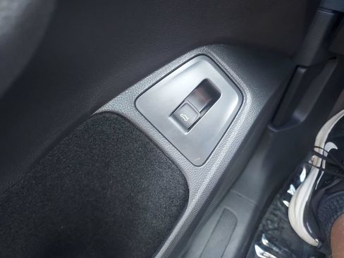Used 2023 Volkswagen Tiguan SE w/ Panoramic Sunroof Package FWD image 24