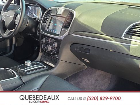 Used 2017 Chrysler 300 Limited RWD image 30