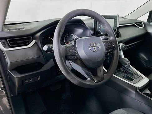 Used 2021 Toyota RAV4 XLE image 9