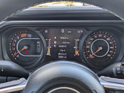 Used 2025 Jeep Wrangler Unlimited Sahara AWD/4WD image 57