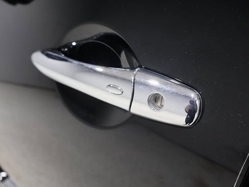 Used 2019 INFINITI QX80 Luxe w/ Proassist Package image 8