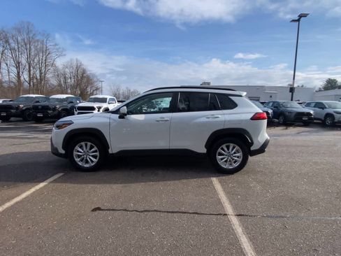 Certified 2024 Toyota Corolla Cross LE image 11