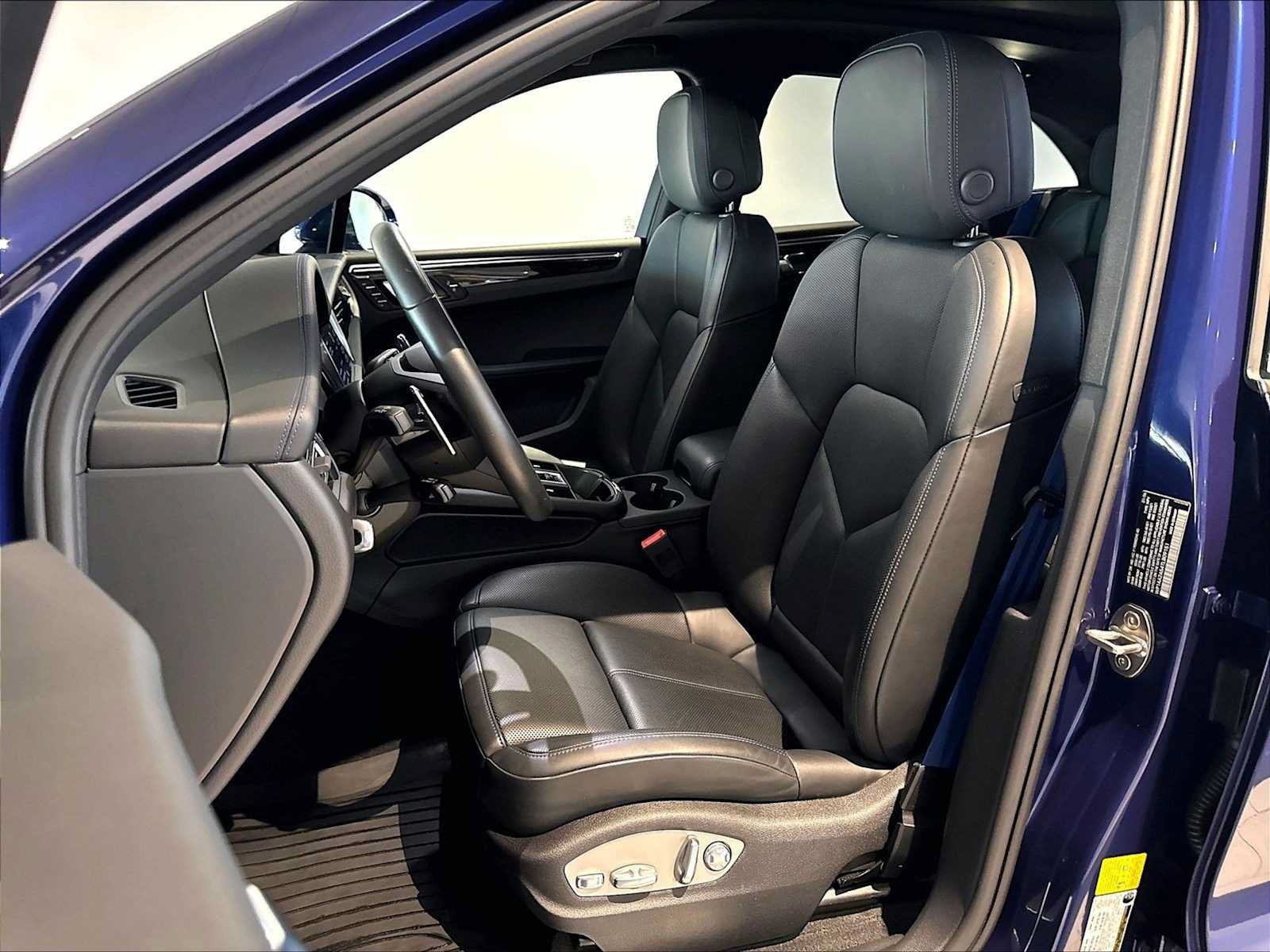 Used 2026 Porsche Macan AWD/4WD image 8