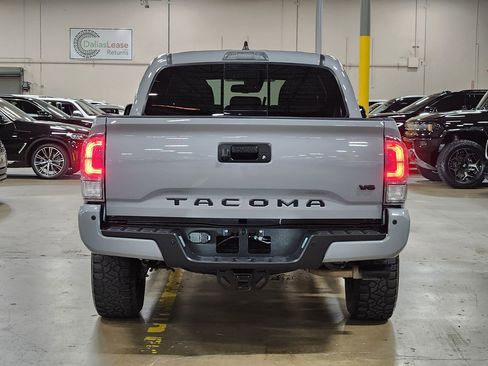 Used 2021 Toyota Tacoma TRD Sport w/ Technology Package RWD image 8