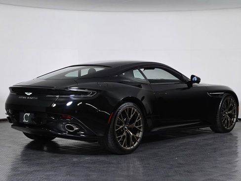 Used 2024 Aston Martin DB12 Coupe image 5
