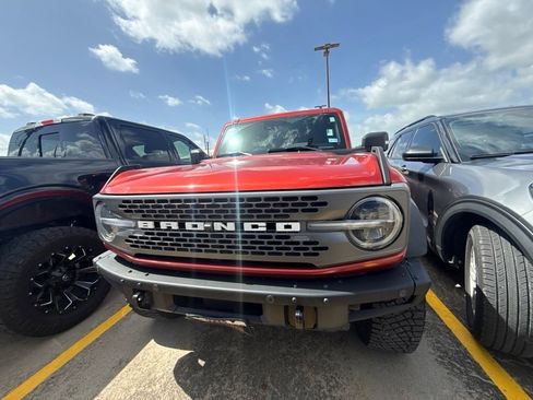 Used 2024 Ford Bronco Badlands AWD/4WD image 2