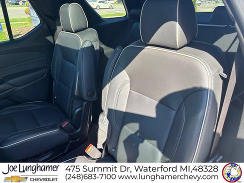 Used 2023 Chevrolet Traverse Premier AWD/4WD image 12