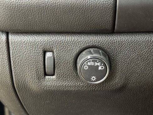 Used 2021 Chevrolet Colorado LT RWD image 25