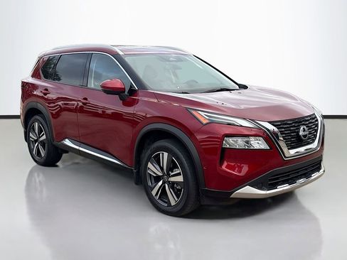 Used 2023 Nissan Rogue Platinum image 3