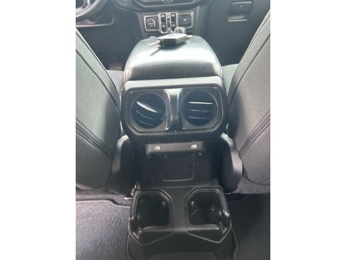 Used 2018 Jeep Wrangler Unlimited Sport S AWD/4WD image 6
