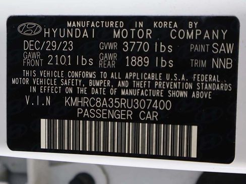 Certified 2024 Hyundai Venue SEL FWD image 41