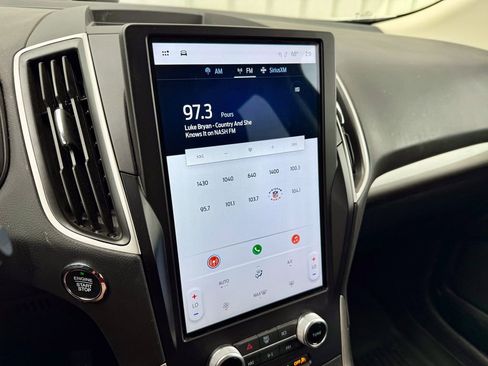 Used 2024 Ford Edge SE w/ Black Appearance Package image 24