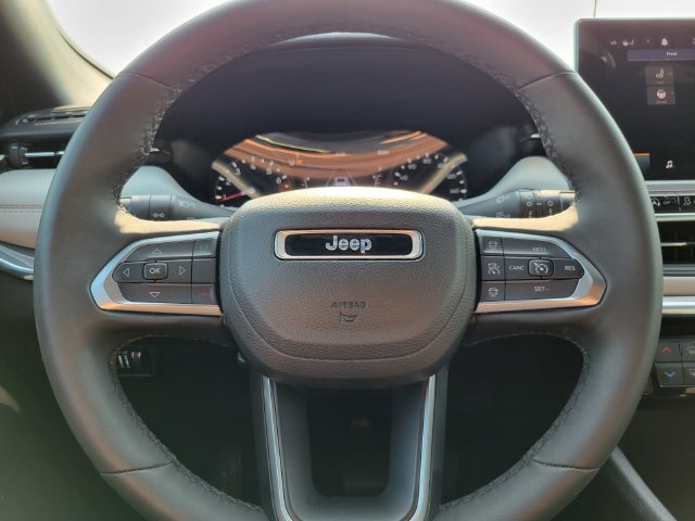 Used 2023 Jeep Compass Limited AWD/4WD image 13