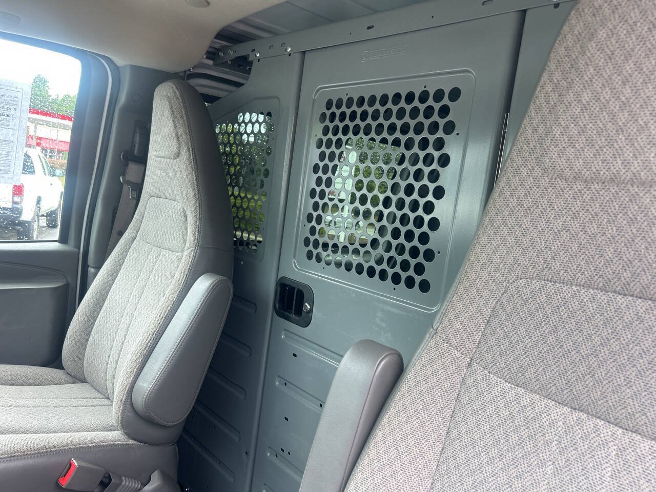 Used 2017 Chevrolet Express 2500 RWD image 14