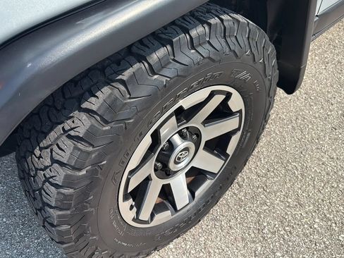 Used 2007 Toyota FJ Cruiser 2WD w/ Convenience Pkg image 9