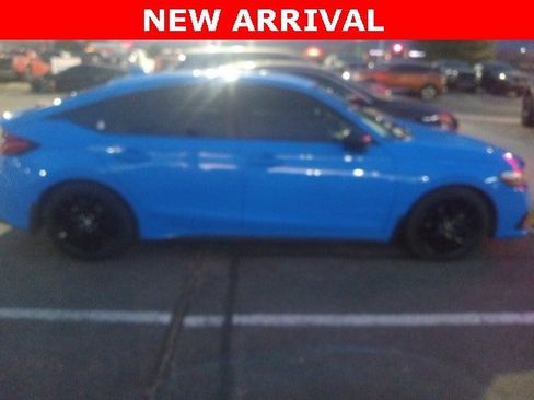 Used 2022 Honda Civic Sport image 2