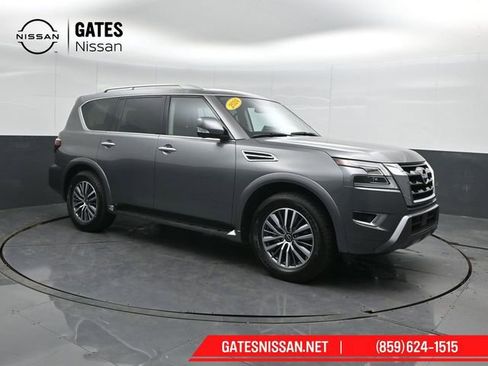 Used 2024 Nissan Armada SL w/ Captain's Chairs Package image 4