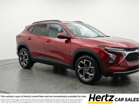 Used 2025 Chevrolet Trax LT w/ LT Convenience Package FWD image 1