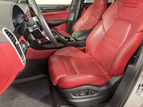 Certified 2023 Porsche Cayenne GTS AWD/4WD image 5