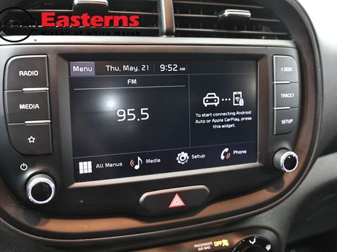 Used 2025 Kia Soul LX w/ LX Technology Package FWD image 18